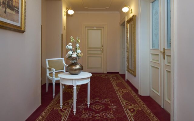 Alqush Downtown Hotel