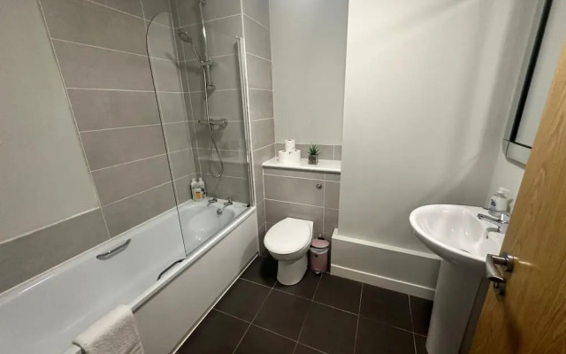 Adelphi Wharf Apartments by Beehosting