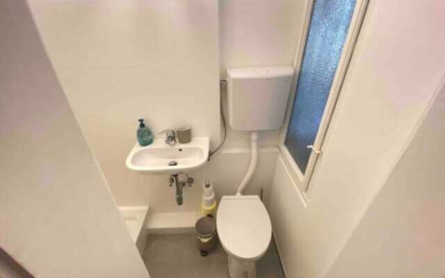 City Apartment - 5 min to Metro