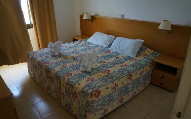 Stephanos Hotel Apts