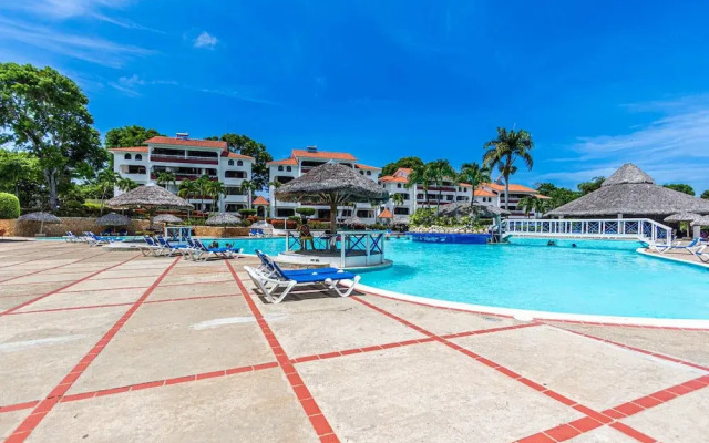Serene Sosúa Retreat With the Biggest Pool in Sosua
