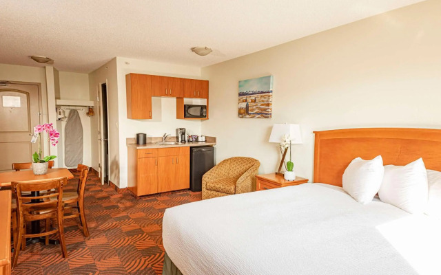 Service Plus Inns and Suites Calgary