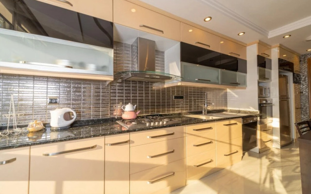 Lovely Flat With Sea View Near Beach in Muratpasa