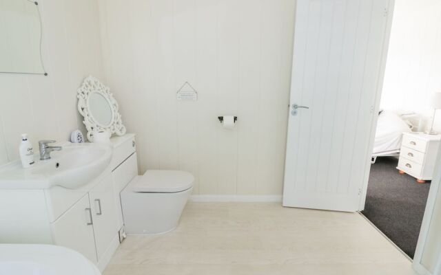 Number 10 Lime Lodge