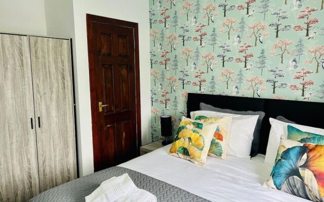 Lady Wilson Apartment