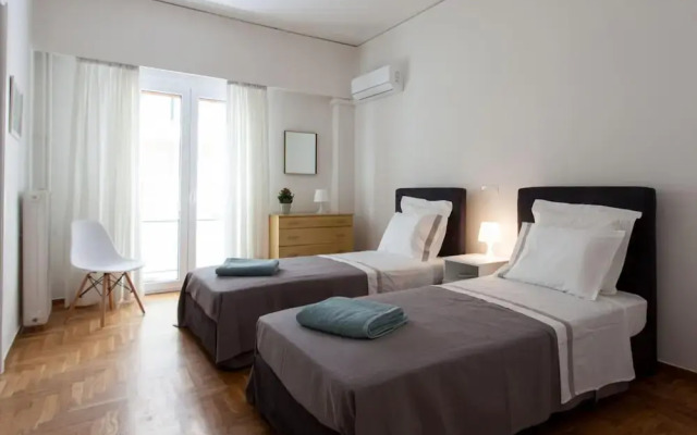 2 Bdrm apt for up to 6 Guests Next to Acropolis Museum