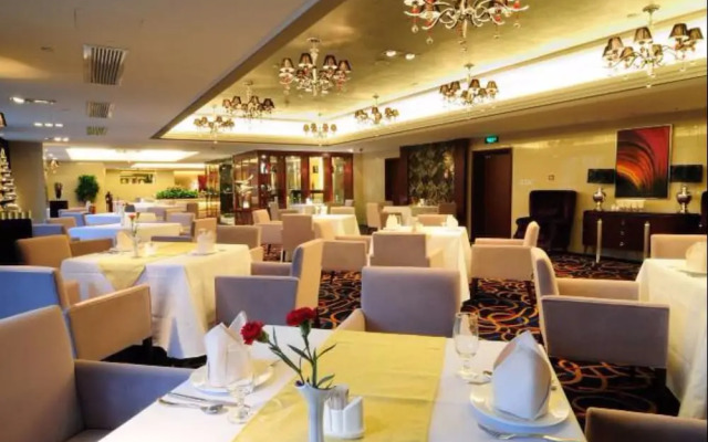 China Palace Hotel C