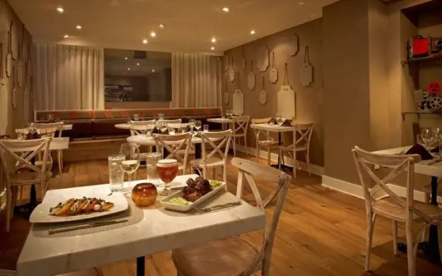 Blue Moon Hotel, Autograph Collection