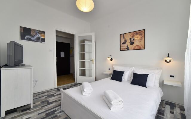 Sunny Apartment