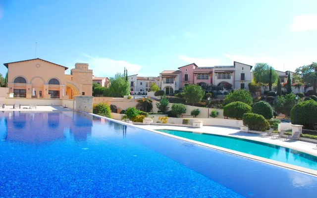 Modern apartment Zygi Aphrodite Hills