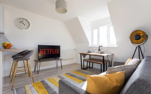 Castle Reach Apartment by Creative Stays