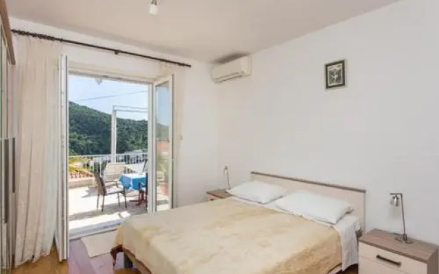 Apartment and Rooms Zora