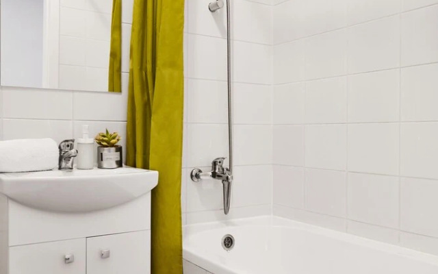 Light Apartment Zyblikiewicza Street