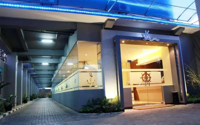 Dermaga Keluarga Hotel