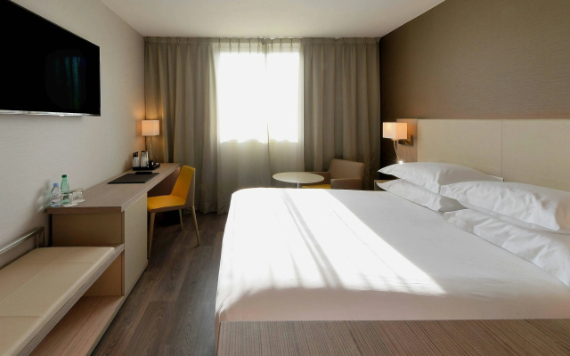 AC Hotel by Marriott Marseille Prado Velodrome - Image 6