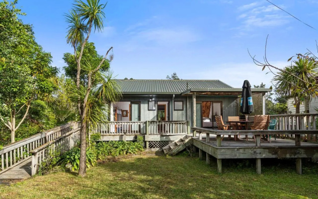 Riverview Retreat - Cooks Beach Holiday Home