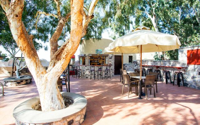 TheArtemis - Perissa Hotel