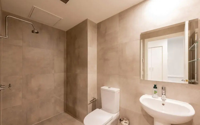 Central Studio in the Heart of Melbourne Cbd!