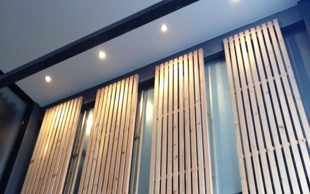 5ive Beach House Hotel