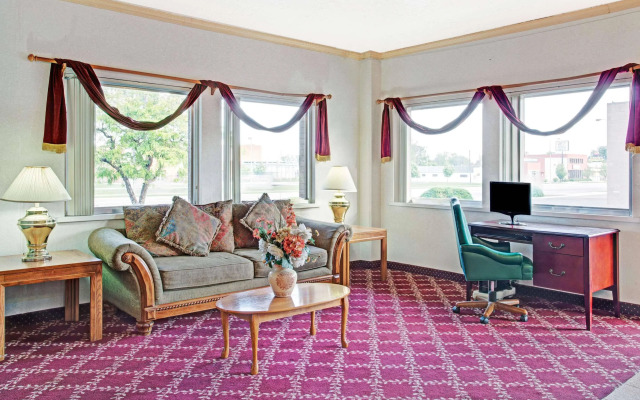 Days Inn by Wyndham Ogden