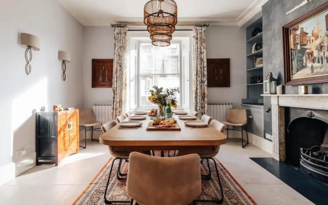 Central Townhouse With Garden Free Parking