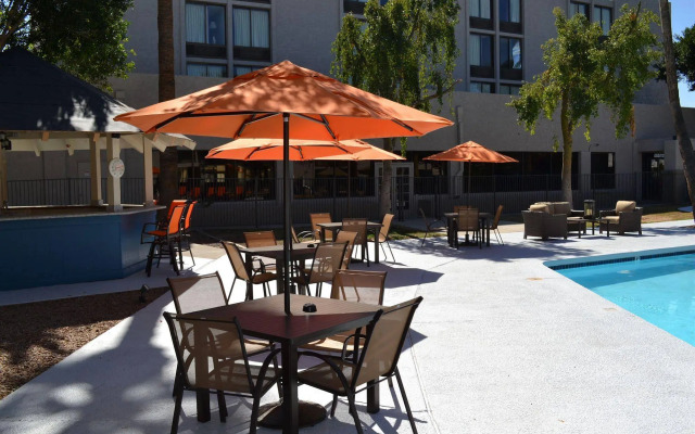 Hotel 502