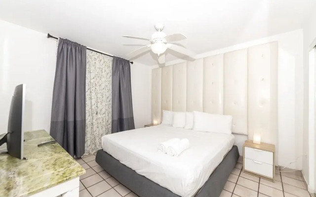 Sofi Beach Apartment