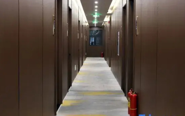 Yisheng Smart Hotel (Zhongxian Binjiang Road)