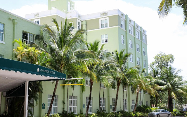 Riverside Hotel
