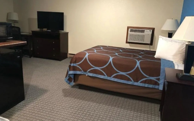AmeriVu Inn & Suites