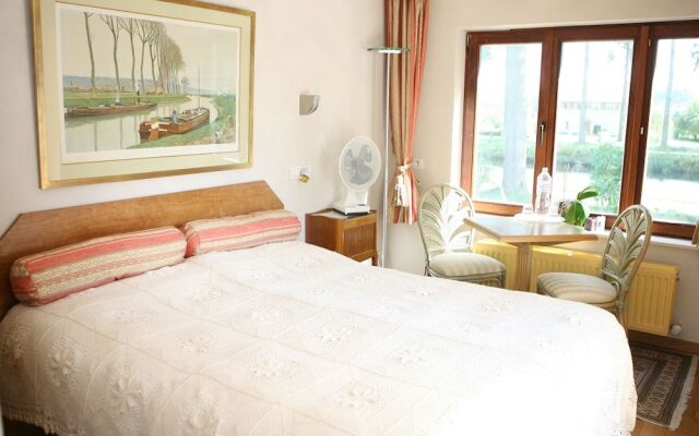 Le Coquin Bed & Breakfast