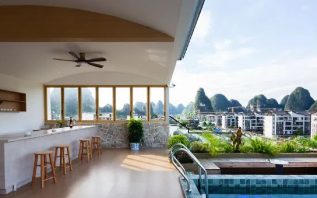 Biyuanting Light-Luxury Hotel ( Yulong River Lansheng Bridge Wharf Branch, Yangshuo) – Pool – Guilin