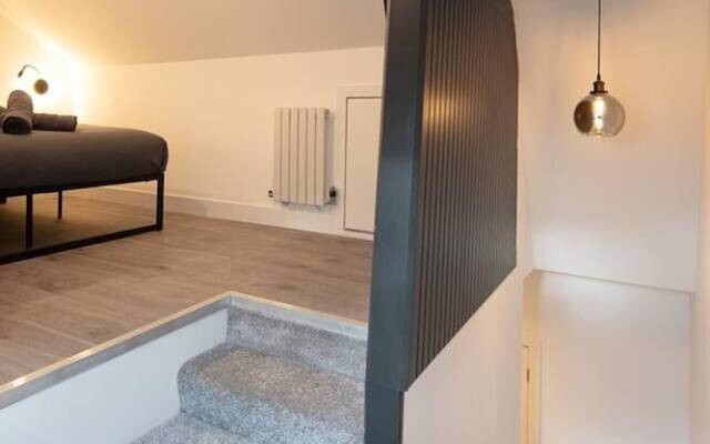 Cosy 1 Bed Duplex - Close to Metro - NW2