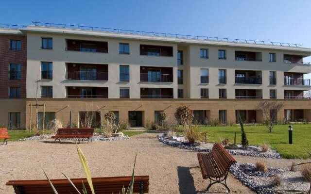 Résidence Services Seniors Domitys - Les Jardins De Reverdy