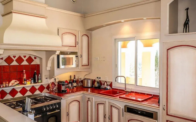 Luxury Property With Private Pool