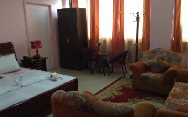 Royal Crest Hotel Restaurant and Sports Centrum