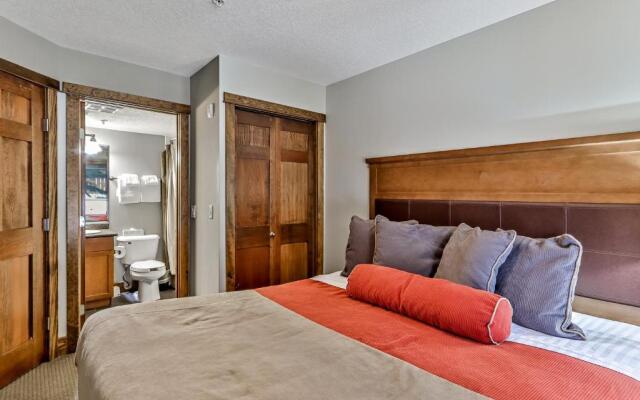 Fenwick Vacation Rentals Spacious Mountain 2 Bedroom with Hot tub