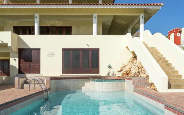 Beautiful Hilltop Villa With Breathtaking Views of the Caribbean Sea!