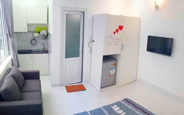 Smiley Apartment 9