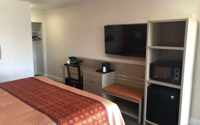 Presidio Parkway Inn