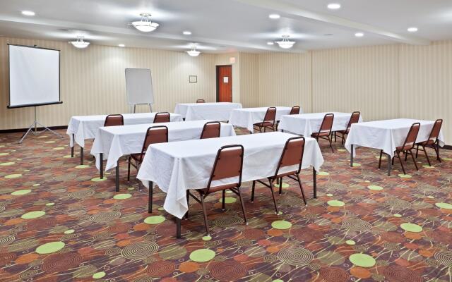 Holiday Inn Express Portland South-Lake Oswego by IHG