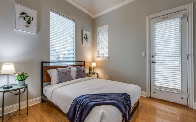 Grand Oak Lawn Town Home