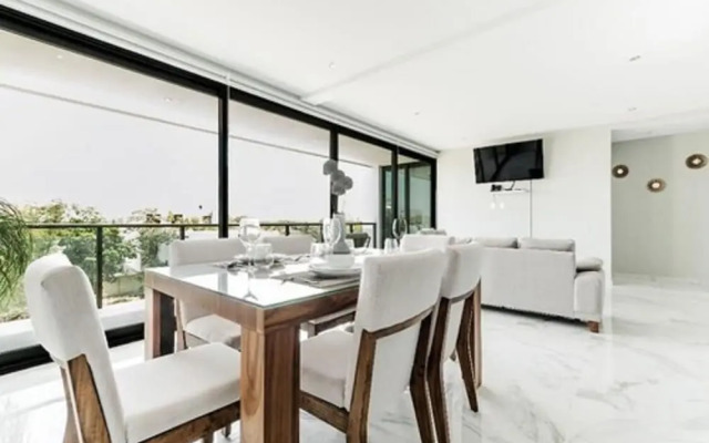 Level luxury condos