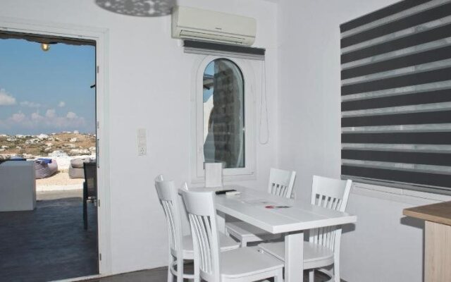 Anixi Lounge Suites - Adults Only