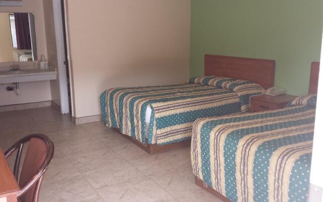 Budget Inn By OYO Edinburg Hwy 281