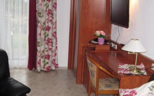 Urlaubspension 'Hohes Rott' und Apartmenthaus