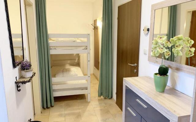 Family-friendly Deluxe Studio Apartment-TOP18
