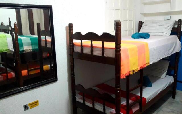 Hostel E Suites Rota Da 13