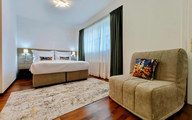 Old Town Residence by Little King