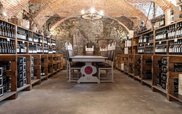 Mansion in Ovada With Pool and Scenic Hills